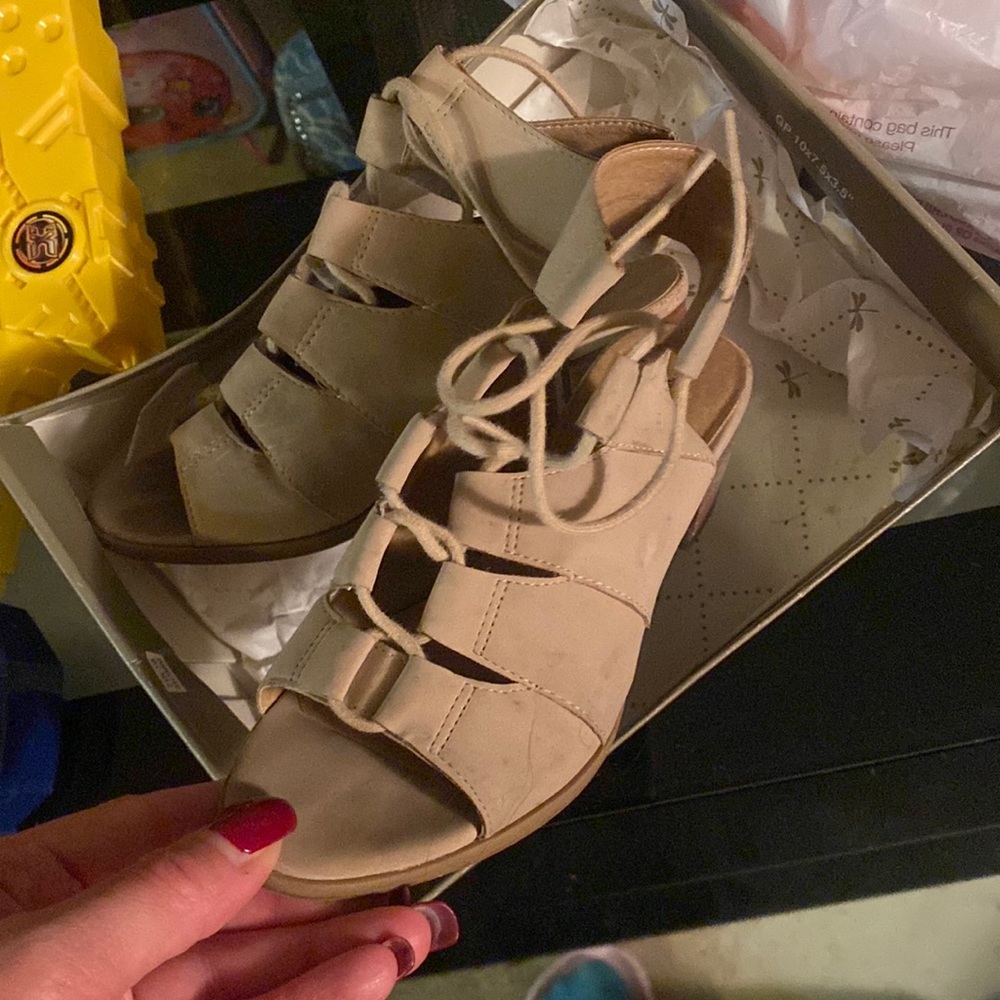 Girls shoes size 1